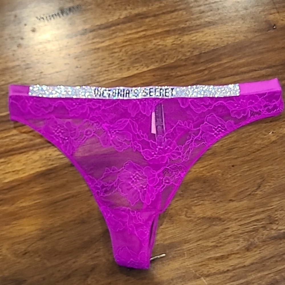NWT Victoria’s Secret Fuchsia Shine Strap Thong XXL